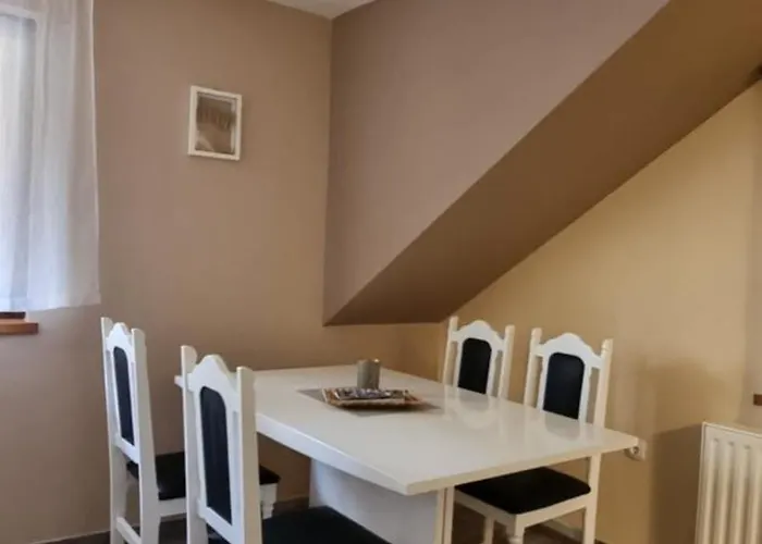 Apartmaji Medved, Brezplacno Parkiranje 아파트