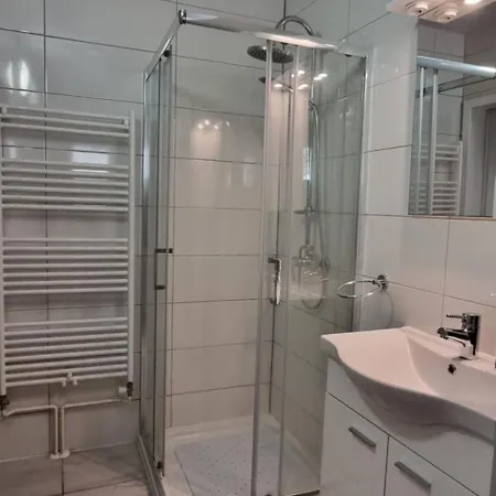 Apartment Apartmaji Medved, Brezplacno Parkiranje